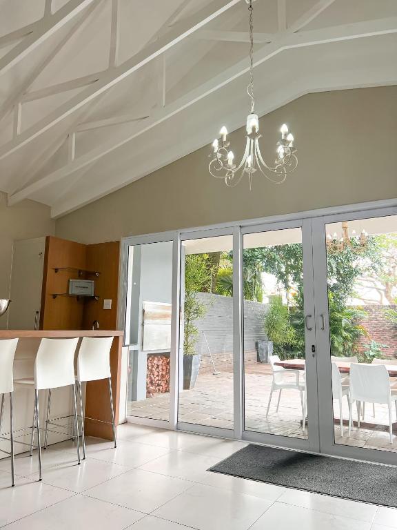 Bunkers Inn Guesthouse - B&B East London