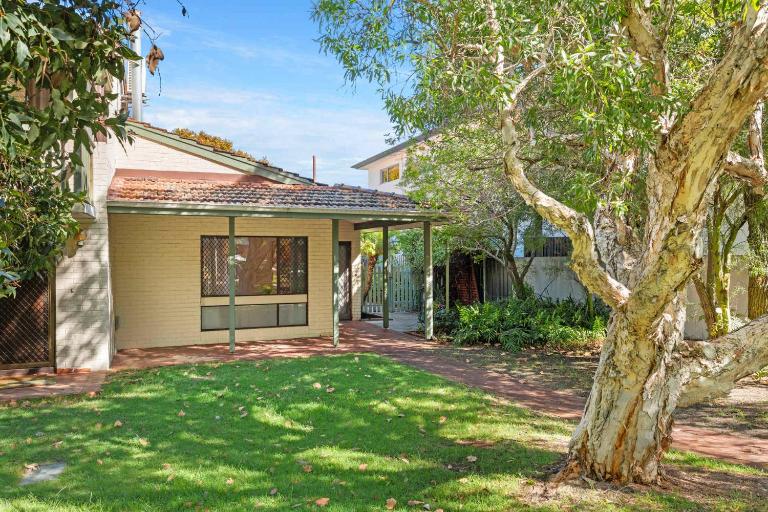 Applecross Village Gem 2BR - Bed and Breakfast Perth