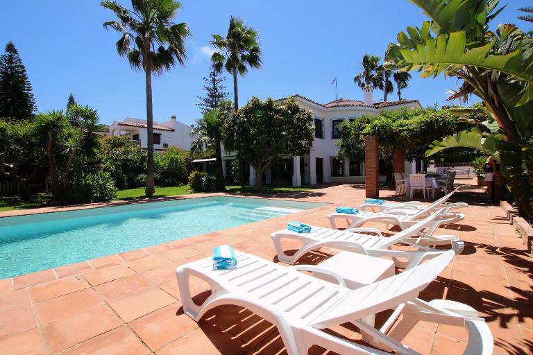 TESS Villa Los Monteros - B&B Alhaurín de la Torre