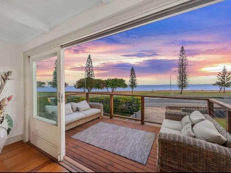 Bells Beach Bungalow - B&B Clontarf