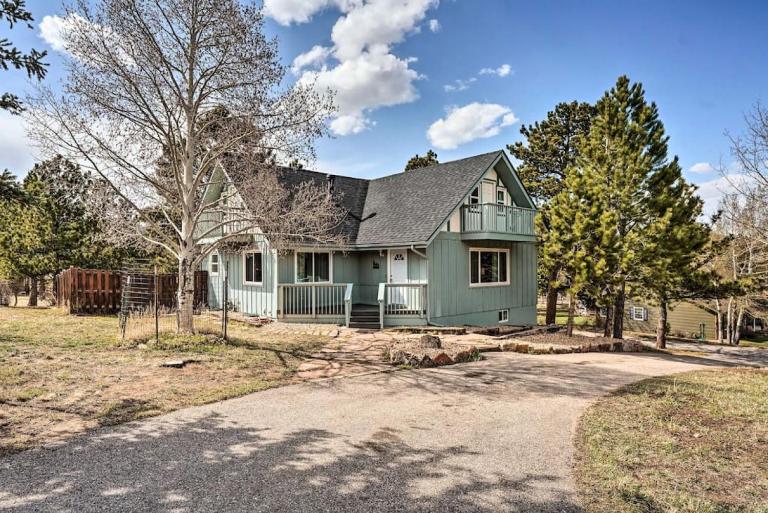 4 bed 2 bath home located near Rocky Mountain National Park - Bed and Breakfast Estes Park