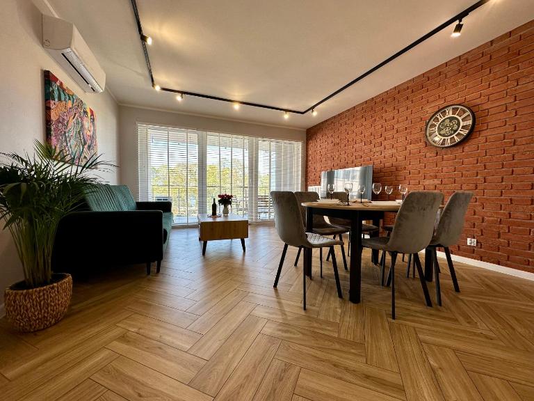 Apartament Ukiel No9 z prywatnym dostępem do jeziora i siłownią - Bed and Breakfast Olsztyn