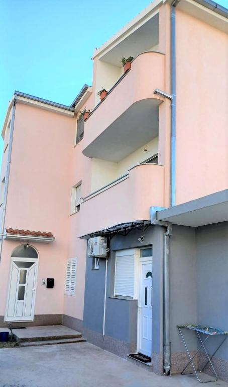 Apartment NEVA Split with free private parking space - B&B Split