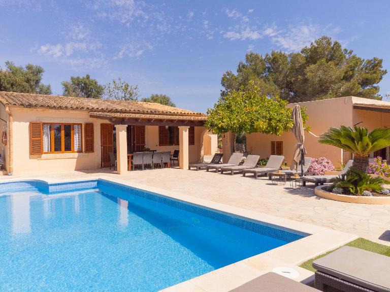 Finca Torrent Des Jai - B&B Cala Mondrago