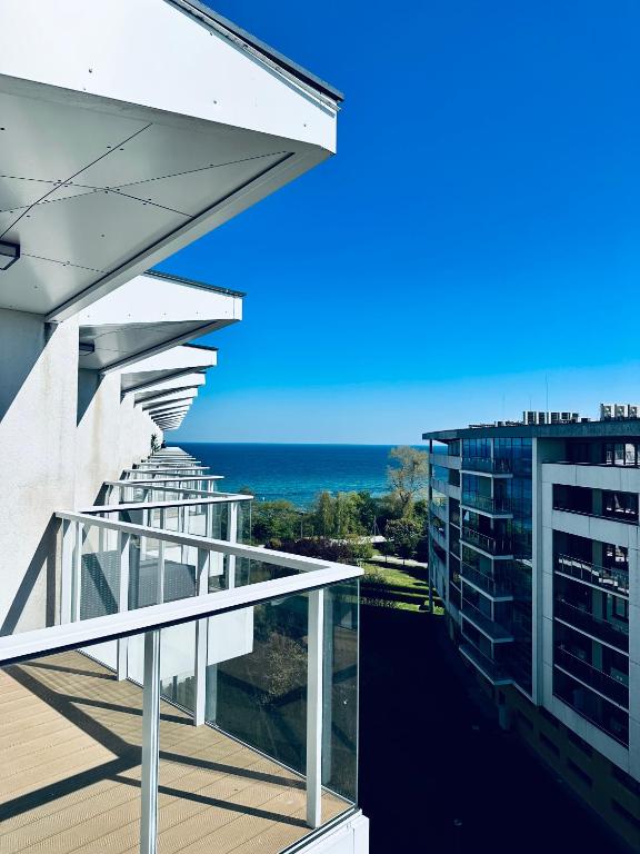AL-DOM Apartament De Luxe z bocznym widokiem na morze i miejscem w hali garażowej - B&B Kołobrzeg