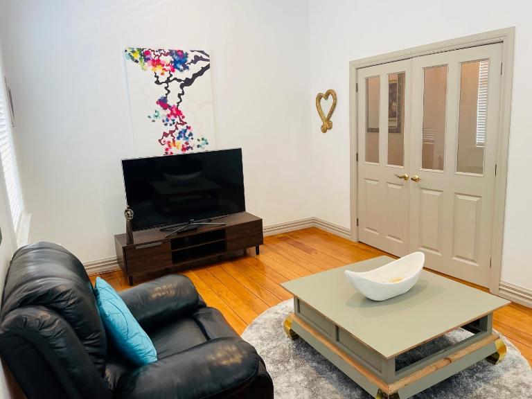 Central Hut Villa - B&B Lower Hutt