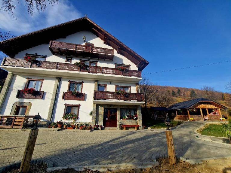 Ograda de la Munte - B&B Bran