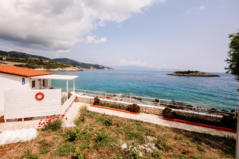 Floreika Studio By The Sea - Chambres d'hôtes Skinária