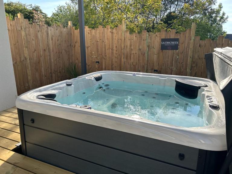 Studio & Spa La Discrète - B&B Saint-Évarzec