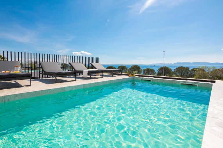 Luxury Villa Ole with Pool - B&B Kostrena