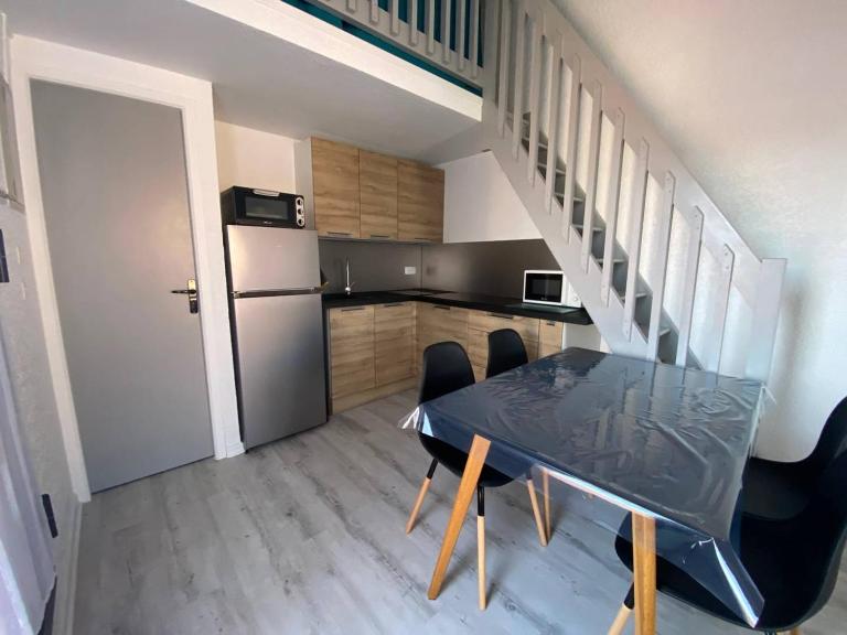 Appartement avec mezzanine, 4 pers, plage à 250m, parking privé, commerces à proximité - FR-1-81-43 - B&B Port Leucate