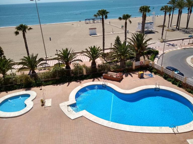 APARTAMENTO ROMANILLA FRENTE AL MAR - Ferienwohnung Roquetas de Mar