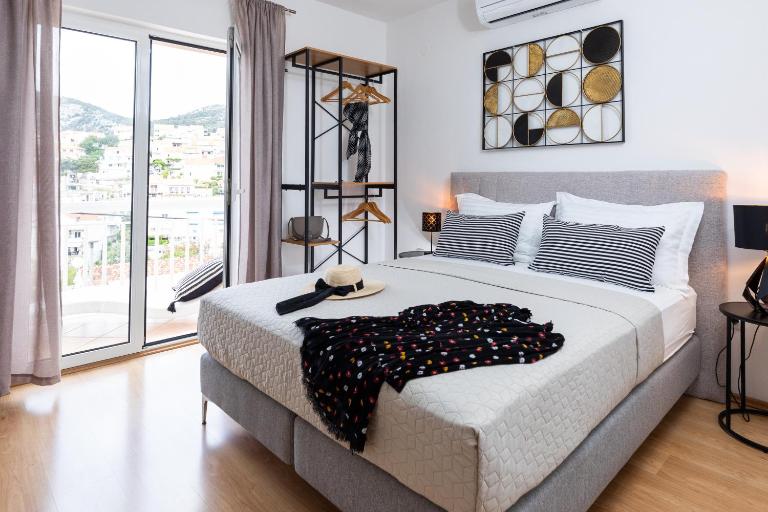 Apartments Sunny Elza - B&B Hvar