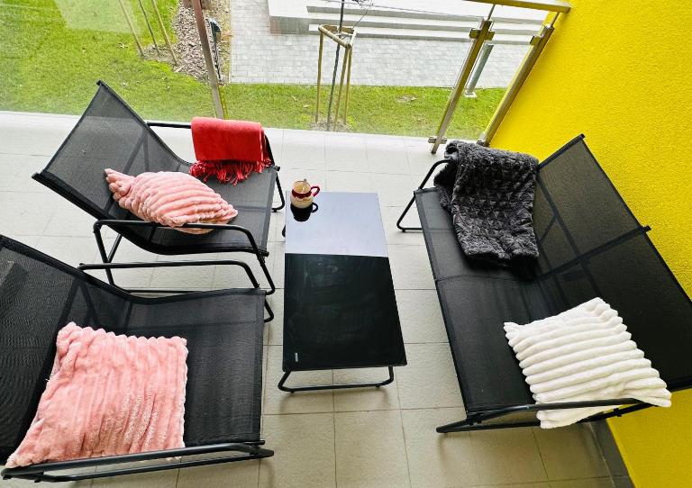 Medencés Panorámás BalAtom apartman - Chambres d'hôtes Siófok