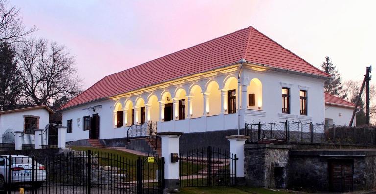 Antik Vendégház - Bed and Breakfast Nagyvisnyó