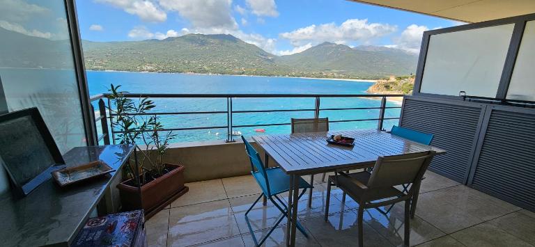 T2 de Standing Coté Plage, les pieds dans l'eau - B&B Propriano
