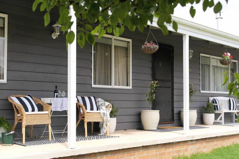 Wine Country Cottage in the Southern Highlands - Bed and Breakfast Fitzroy