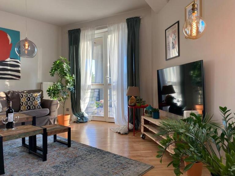 Valley Art House & parking bezpłatny podziemny - Bed and Breakfast Kielce