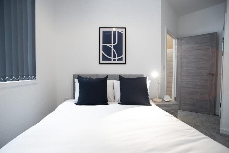 Bayard Apartments - Two Bedroom Apartment - Contractors Welcome - B&B Peterborough