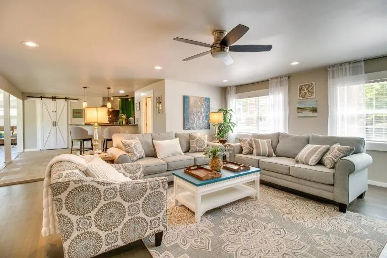 Charming Mountain Home Retreat: Walk to Marina! - B&B Mountain Home