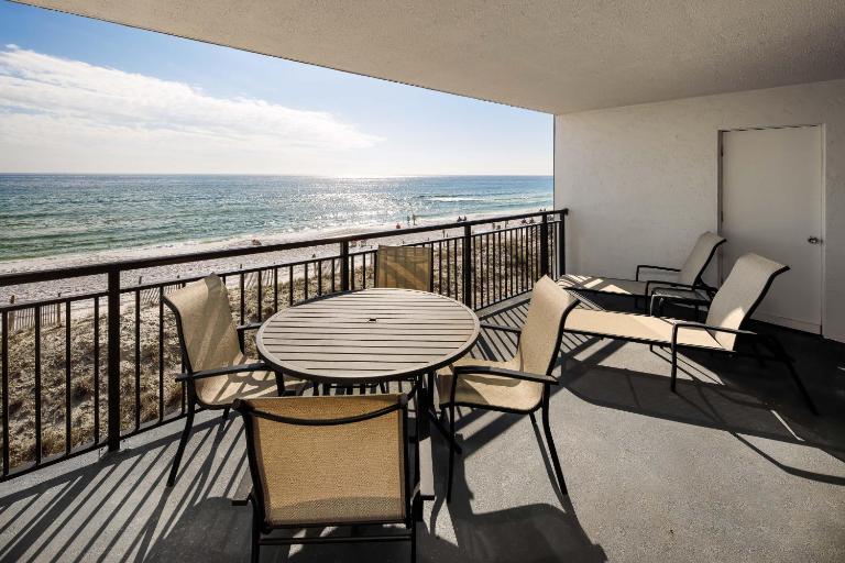 Nautilus 1304 - Gulf Front 2 BR 2 BA - 3rd Floor - B&B Fort Walton Beach