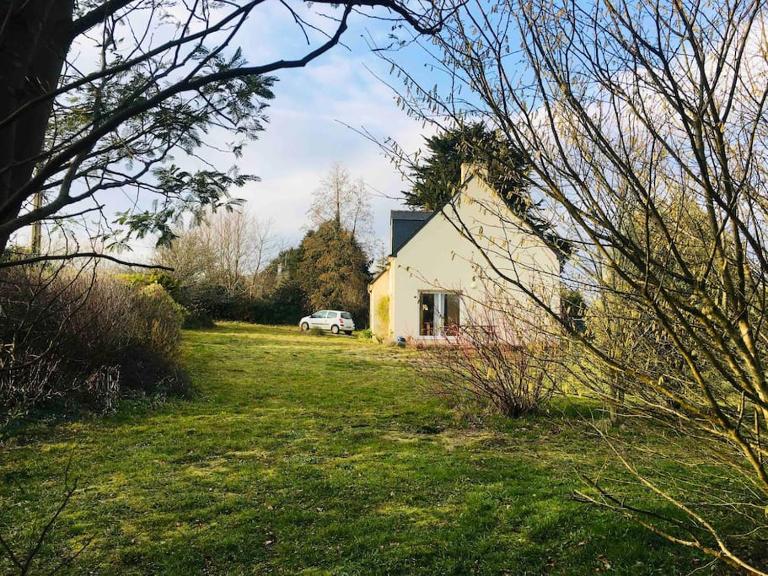 L’Eucalyptus Blanc, claire, paisible,fonctionnelle - Bed and Breakfast Plouhinec