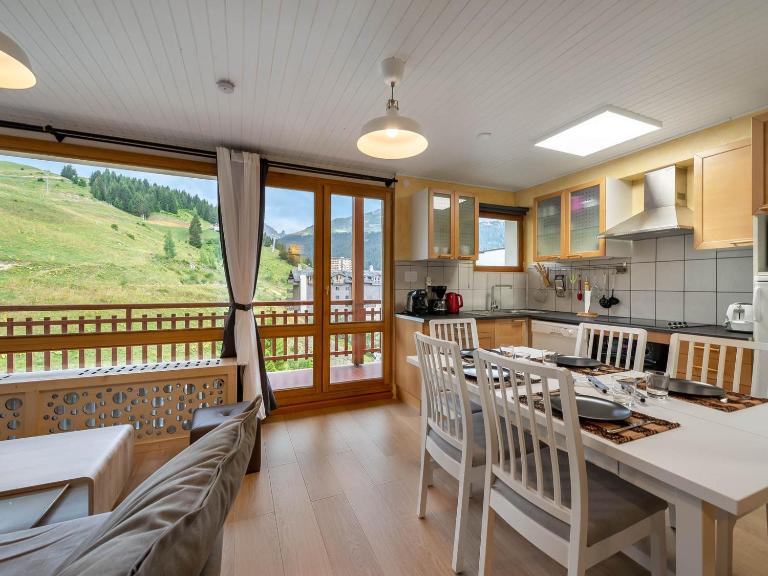Appartement moderne avec balcon, wifi, accès pistes à Courchevel - FR-1-563-84 - B&B Courchevel 1550