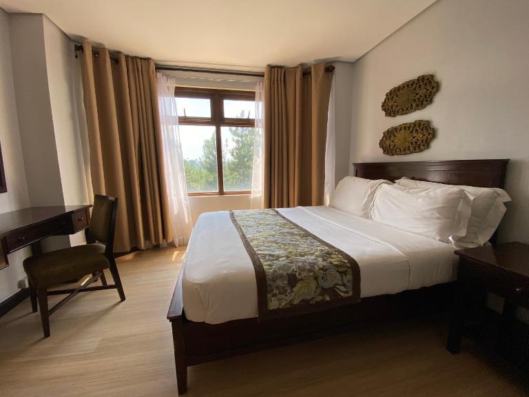 Crosswinds Swiss Deluxe Suite - B&B Tagaytay