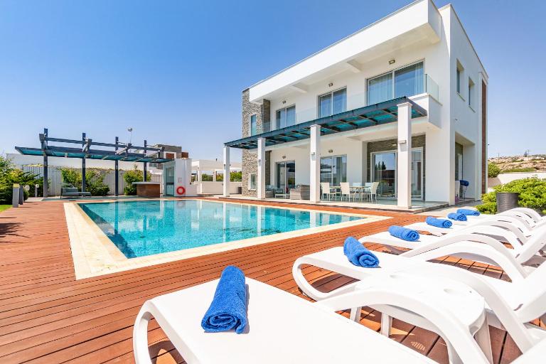 Villa Marsali by Ruidoso Luxury - Bed and Breakfast Agia Napa
