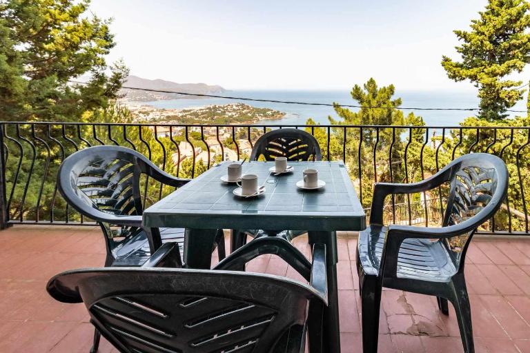Super Fener 92 – apartamento con terraza y vistas - Chambres d'hôtes Llançà