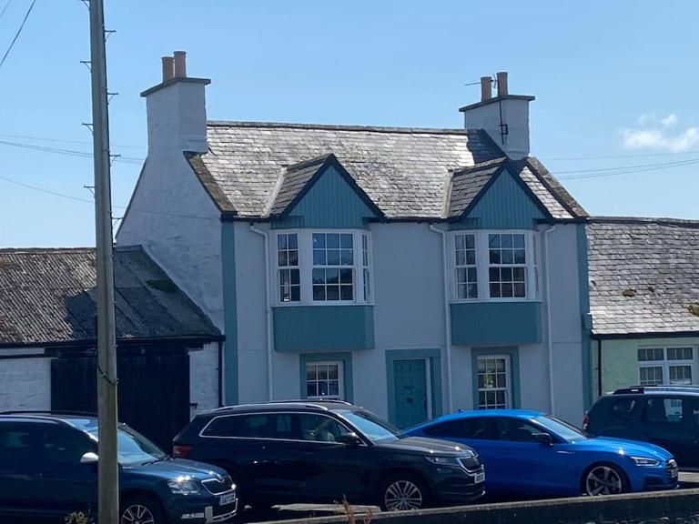 3 bedroom townhouse right on the harbour - B&B Isle of Whithorn