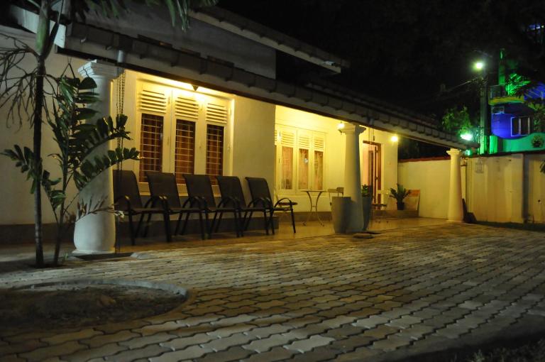 Dions Guest House - Bed and Breakfast Negombo