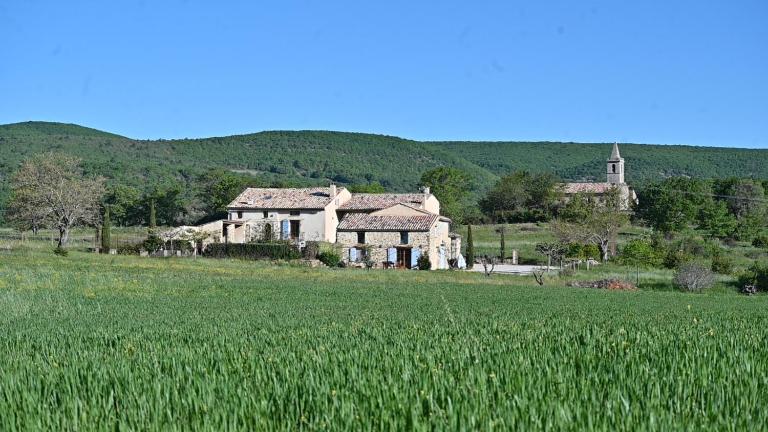 Mas de Chassole Les Gîtes de l'Aurore - Bed and Breakfast Ongles