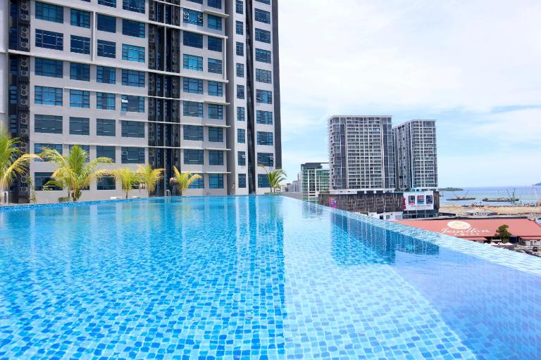 Homesuite' Home at Jesselton Quay - Bed and Breakfast Kota Kinabalu