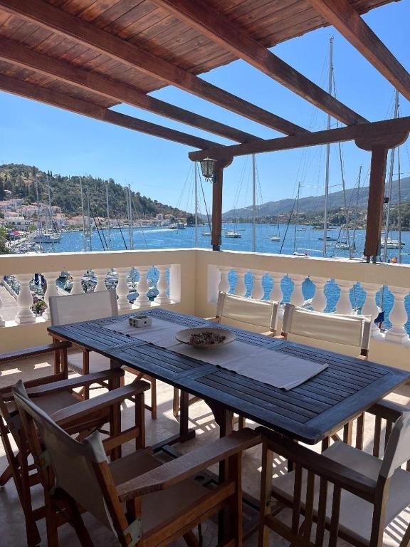 Poros endless view apartment - B&B Poros