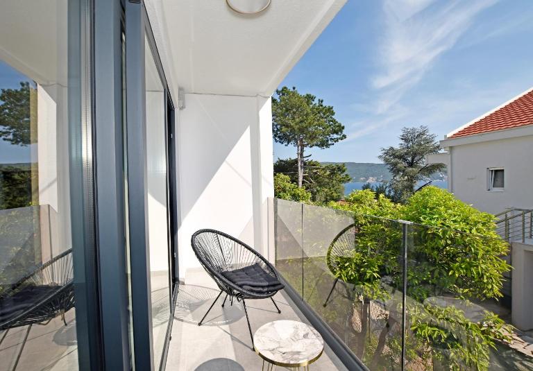 4K - Modern apartment very close to the sea - B&B Savina