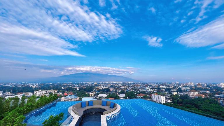 Luxury new perfect pool gym condo1 BR - Chambres d'hôtes Chiang Mai