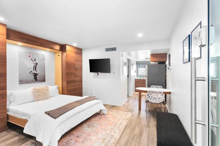 Efficient Micro Living in DTPH - Bed and Breakfast Phoenix