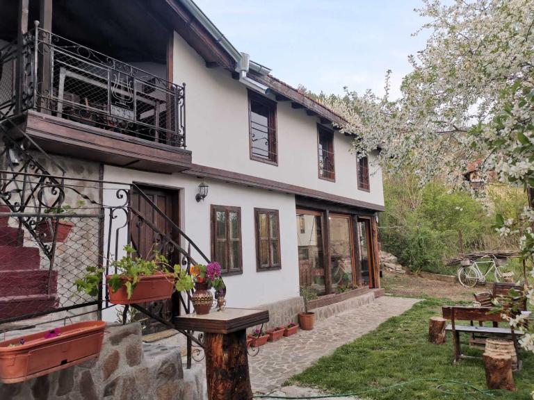 Къща за гости Старата череша село Раждавица - B&B Razhdavitsa