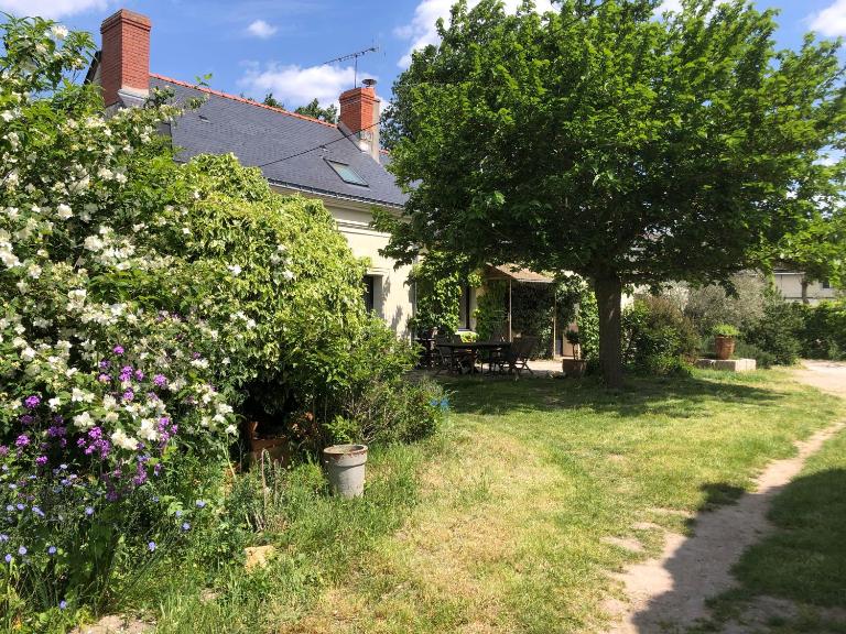 LA FERME DE RUSSÉ - Bed and Breakfast Allonnes