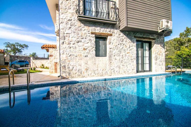 DADYA VİLLA 4 - Marmaris Turgut da özel havuzlu denize yakın lüks villa - B&B Marmaris