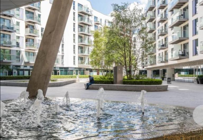Avisa Stays- London. 2 bedrooms with 2 bathrooms. - B&B Croydon