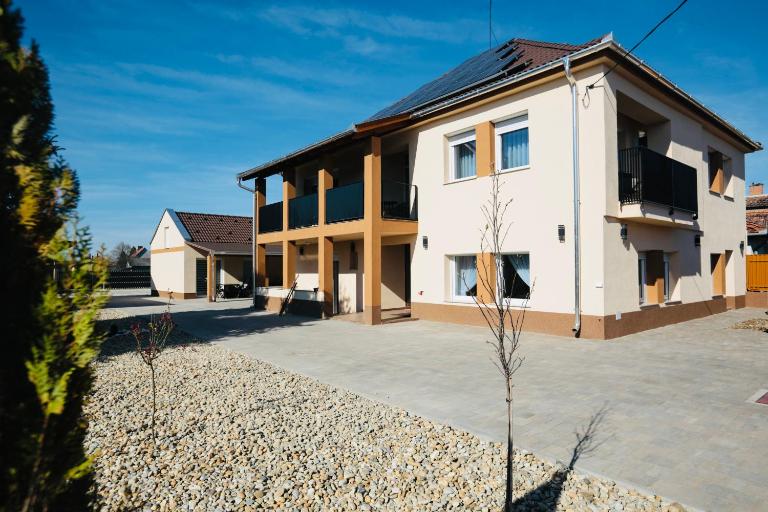 Markó Vendégház - B&B Kiskőrös