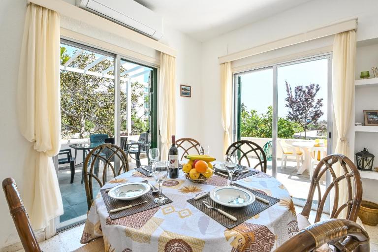 Villa 361-Walk to Protaras Fig Tree Bay & Amenities - Chambres d'hôtes Protaras