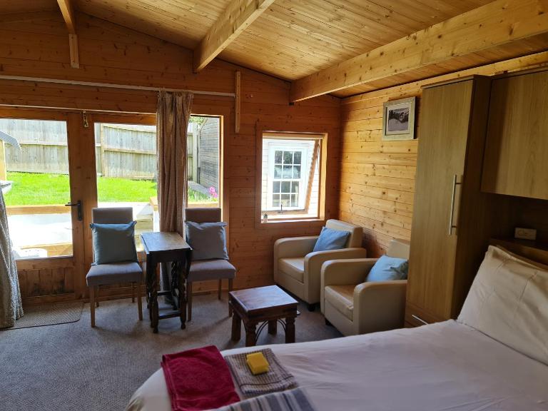 Secret Hythe, Sea views Town location 2km Eurotunnel - B&B Hythe