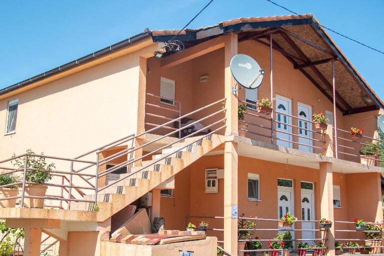 Pristan Apartments - B&B Dodoši