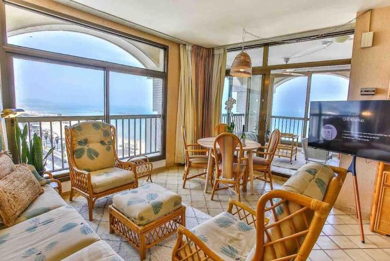 Orchid Hotel Beachfront 2BR Apartment - Ferienwohnung Tel Aviv