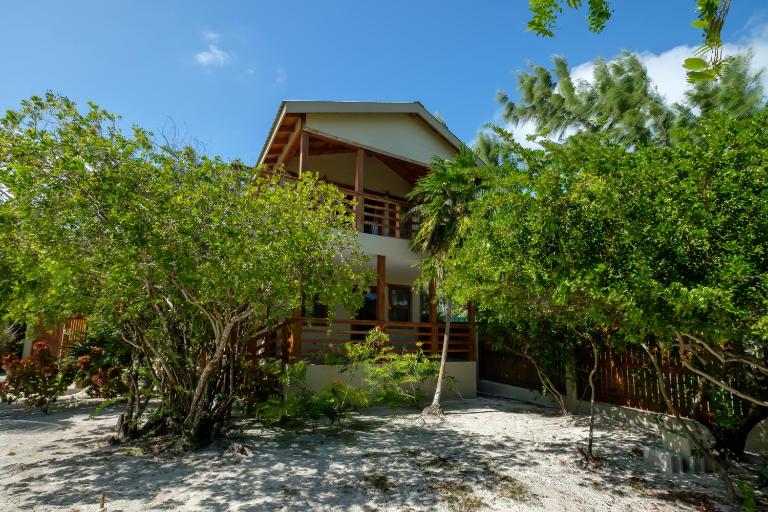 Cottage 5 at Island Pearl Gold Standard Certified - B&B Caye Caulker