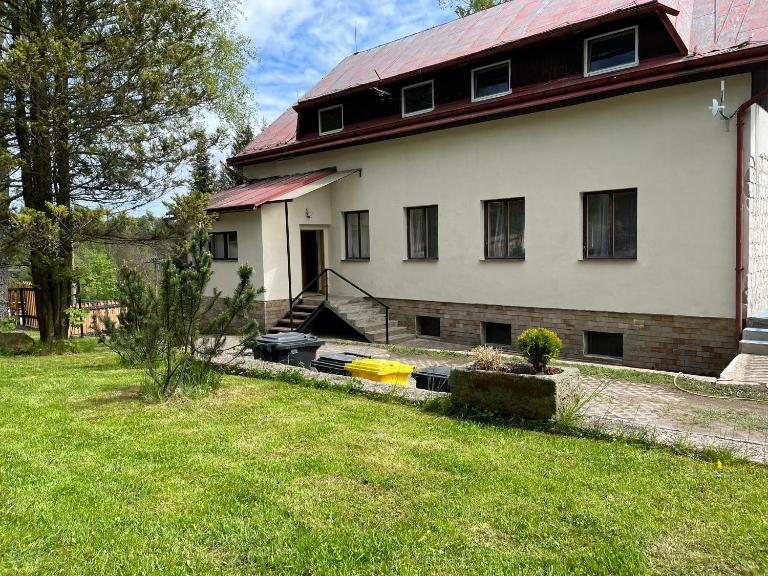 Chata JedlOvka - Bed and Breakfast Jiřetín pod Jedlovou