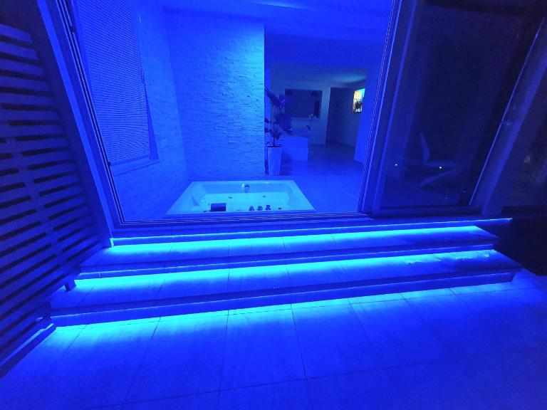 Penthouse Jacuzzi & Pool Luxury Apartments - Chambres d'hôtes Opatija